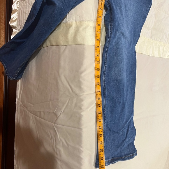 Isaac Mizrahi  Petite Indigo Pull On Straight Jeans Strai Medium Indigo - Picture 3 of 6